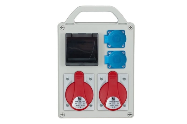 Rozdzielnia siłowa 2x32 5 + 2x230v + 4S.jpg