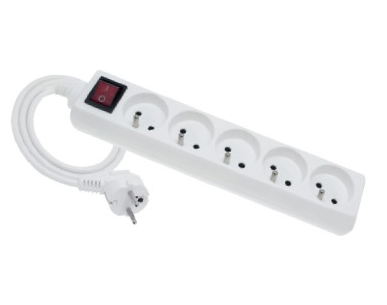 Przedłużacz elektryczny z 3 gniazdami o długości 3 metrów wraz z wyłącznikiem do rozłączania zasilania.