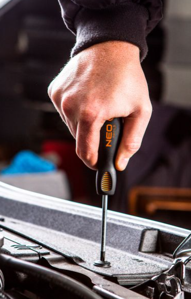 zestaw końcówek i wkręt